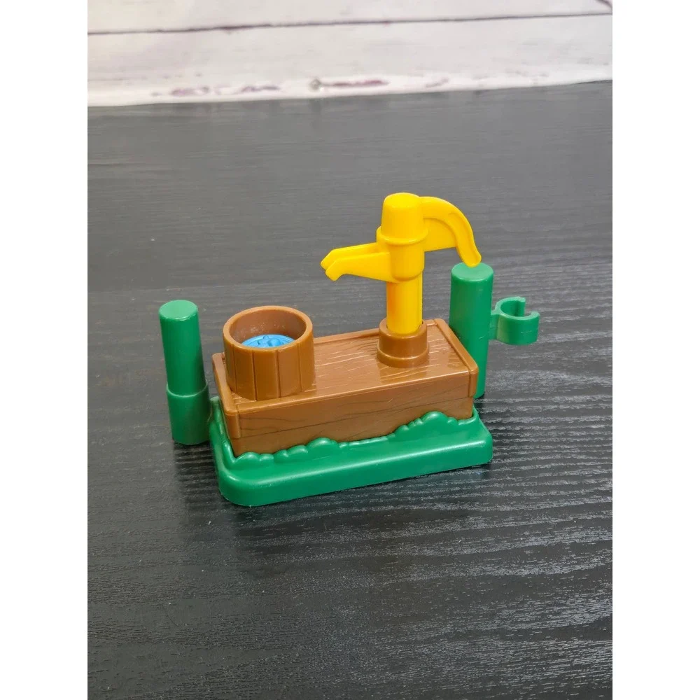 Fisher-Price Little People Water Pump Trough Farm Accessory 2002 Mattel 1186MJ